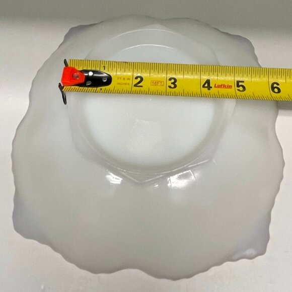 Vintage 1960's Anchor Hocking Milk Glass Grape Patterned Scalloped Serving Bowl - Picture 13 of 14